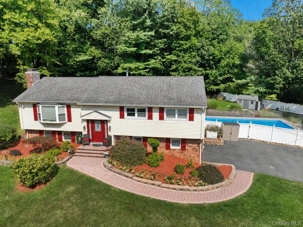 1 Potter Lane Suffern, NY 10901