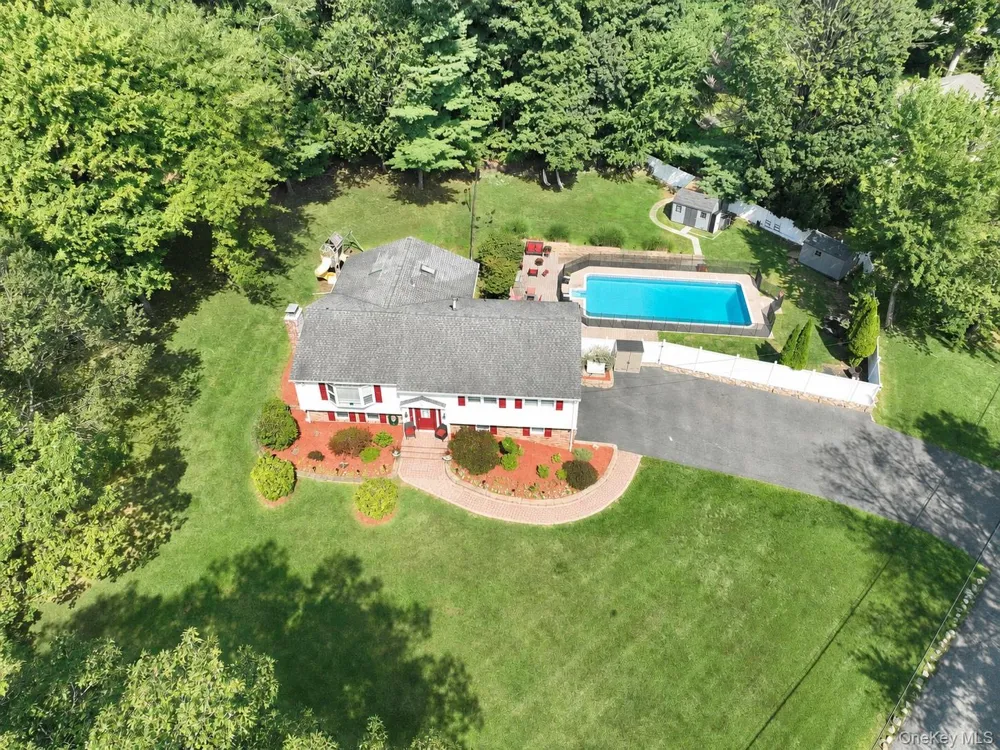 1 Potter Lane Suffern, NY 10901