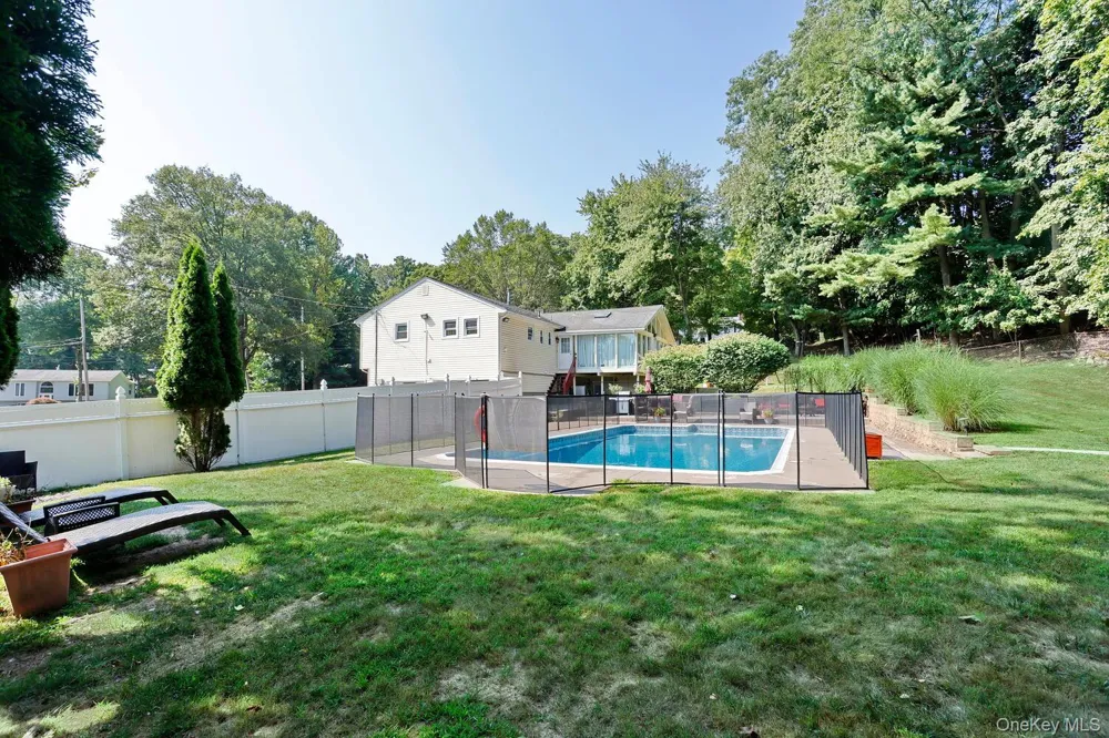 1 Potter Lane Suffern, NY 10901