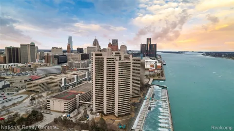 1001 W Jefferson Avenue #300/24J
