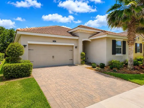 1047 OAK BLUFF DRIVE