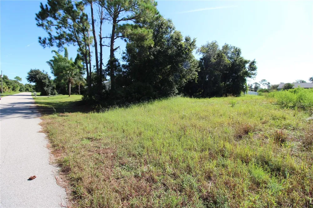 CHAMRADE ROAD North Port, FL 34288