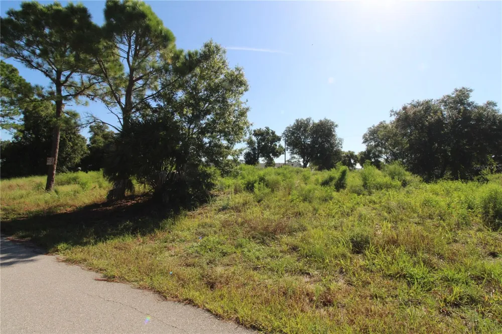 CHAMRADE ROAD North Port, FL 34288
