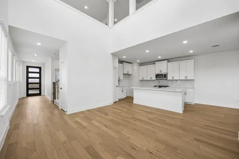 7123 Lathrop Lane