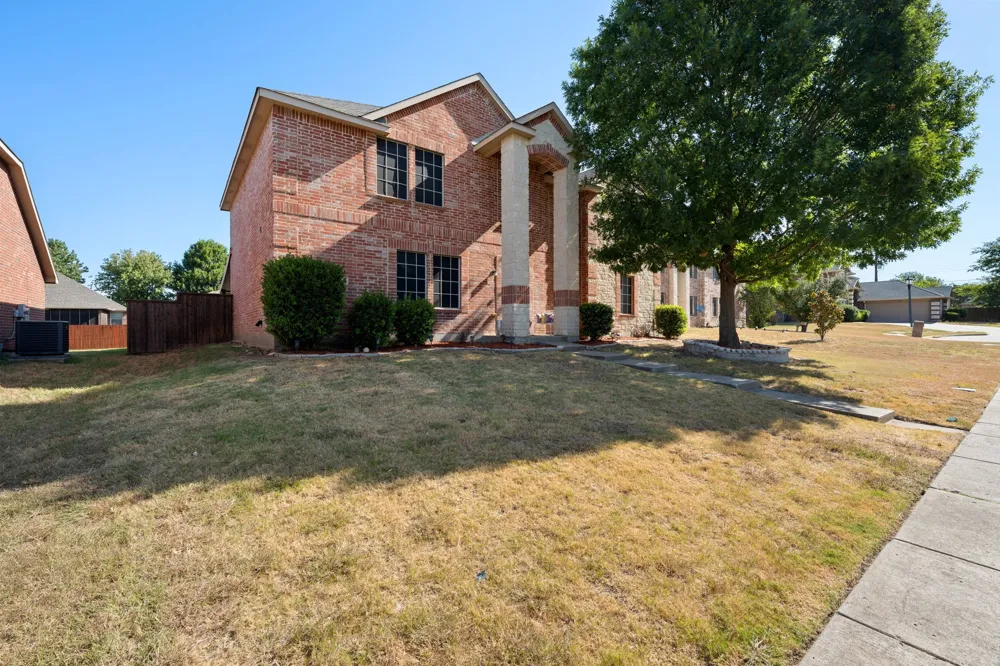 204 Rosewood Court Red Oak, TX 75154