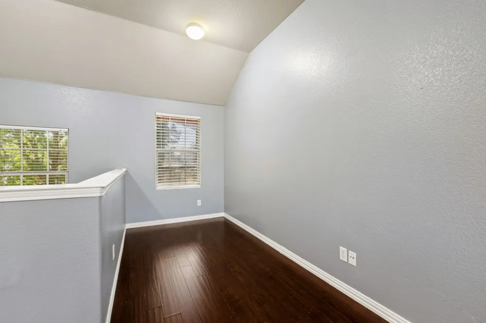 204 Rosewood Court Red Oak, TX 75154
