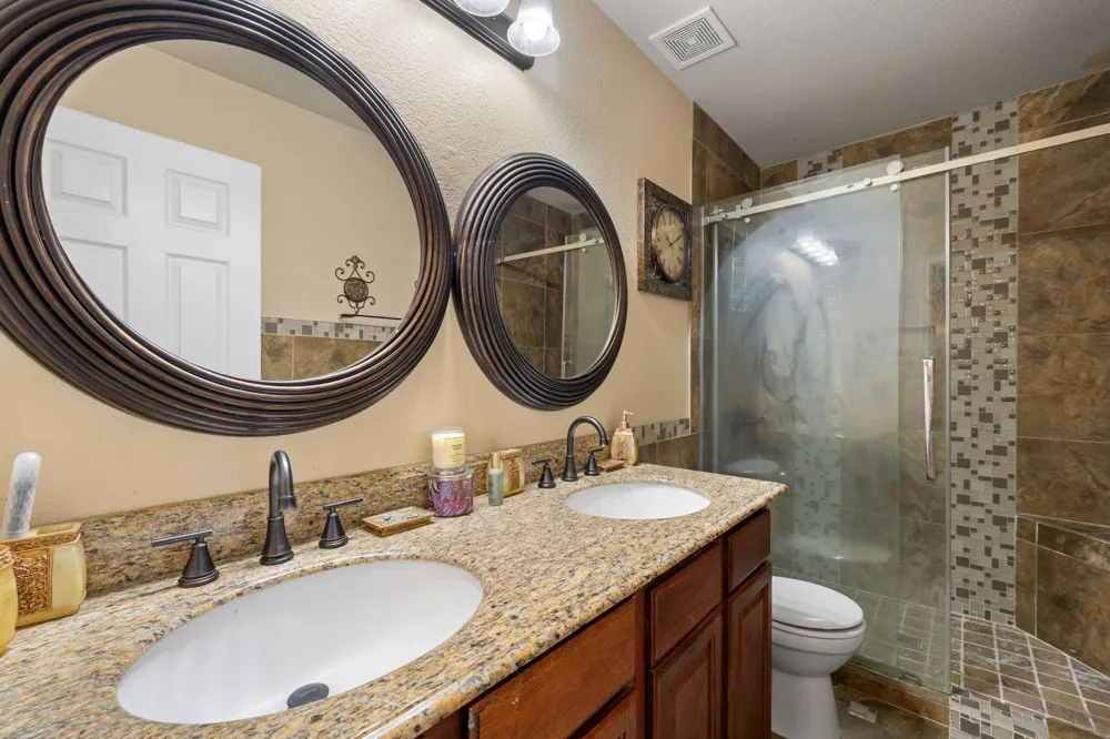 204 Rosewood Court Red Oak, TX 75154