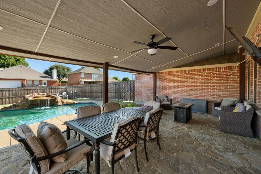204 Rosewood Court Red Oak, TX 75154