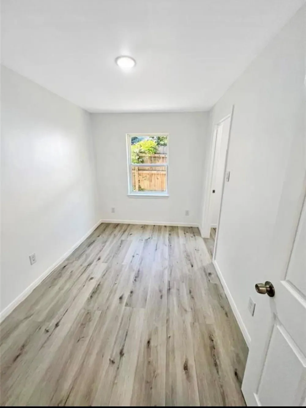 408 Commanche Road Conroe, TX 77316