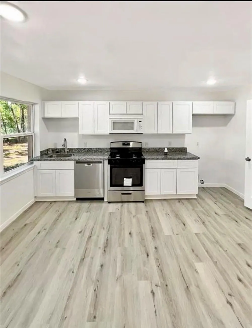 408 Commanche Road Conroe, TX 77316
