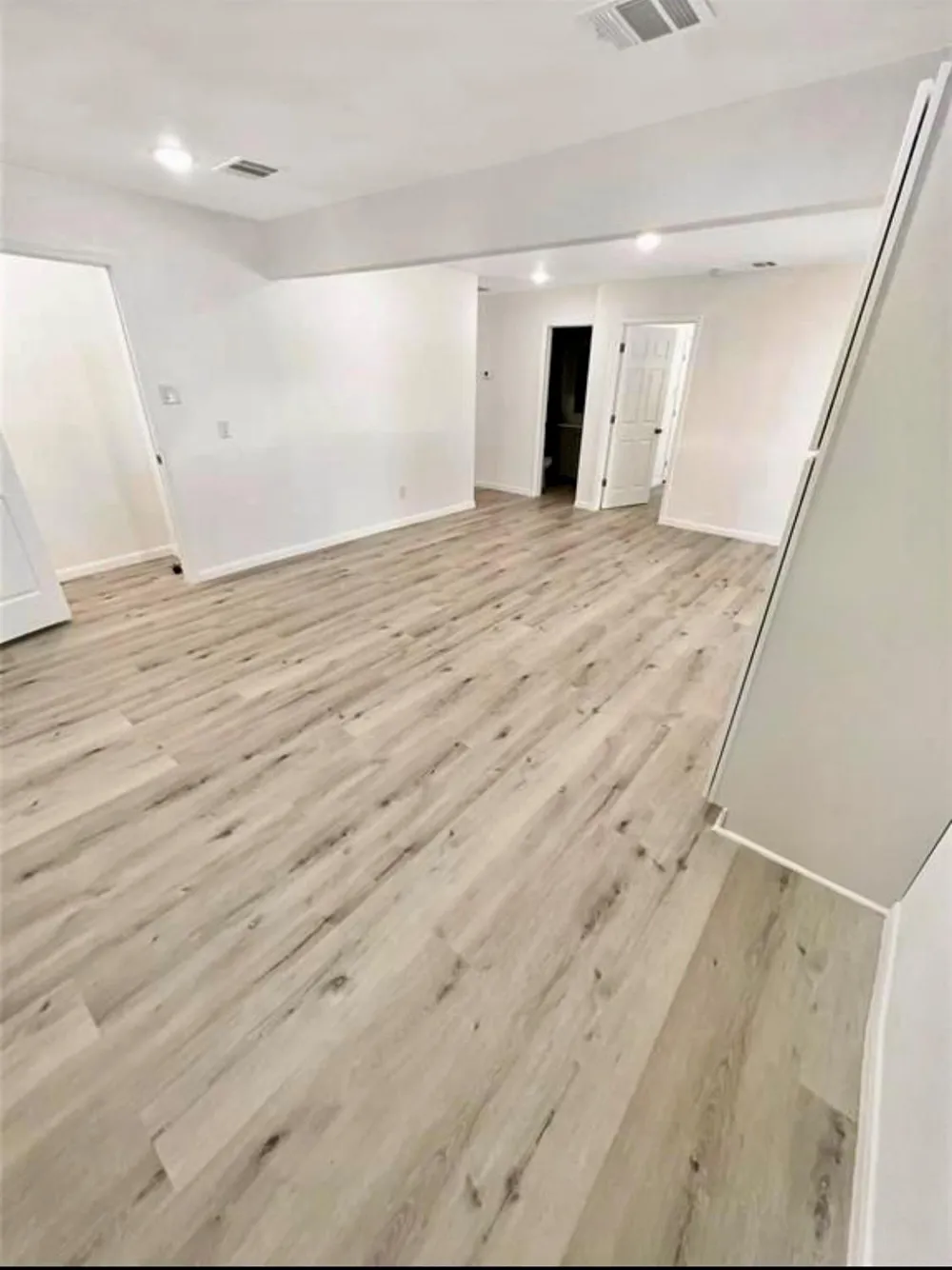 408 Commanche Road Conroe, TX 77316