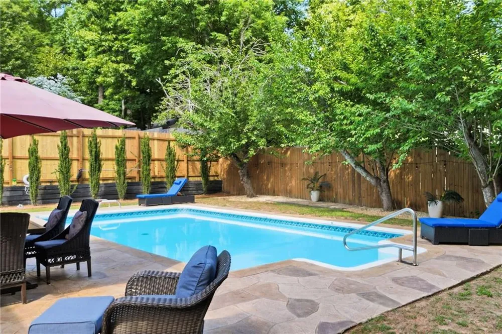 325 Ivy Mill Court Roswell, GA 30076
