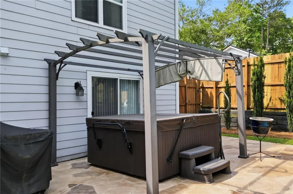 325 Ivy Mill Court Roswell, GA 30076