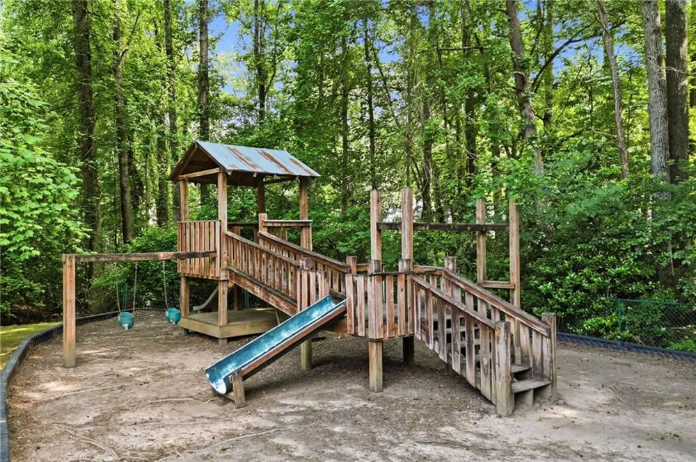 325 Ivy Mill Court Roswell, GA 30076