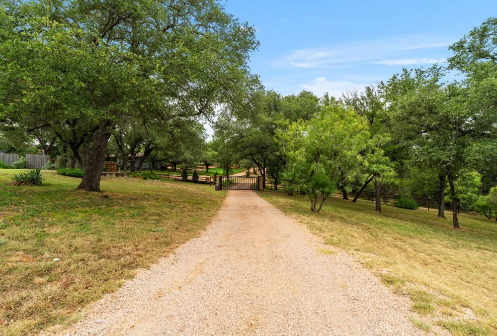 129 Jewel Lane Spicewood, TX 78669