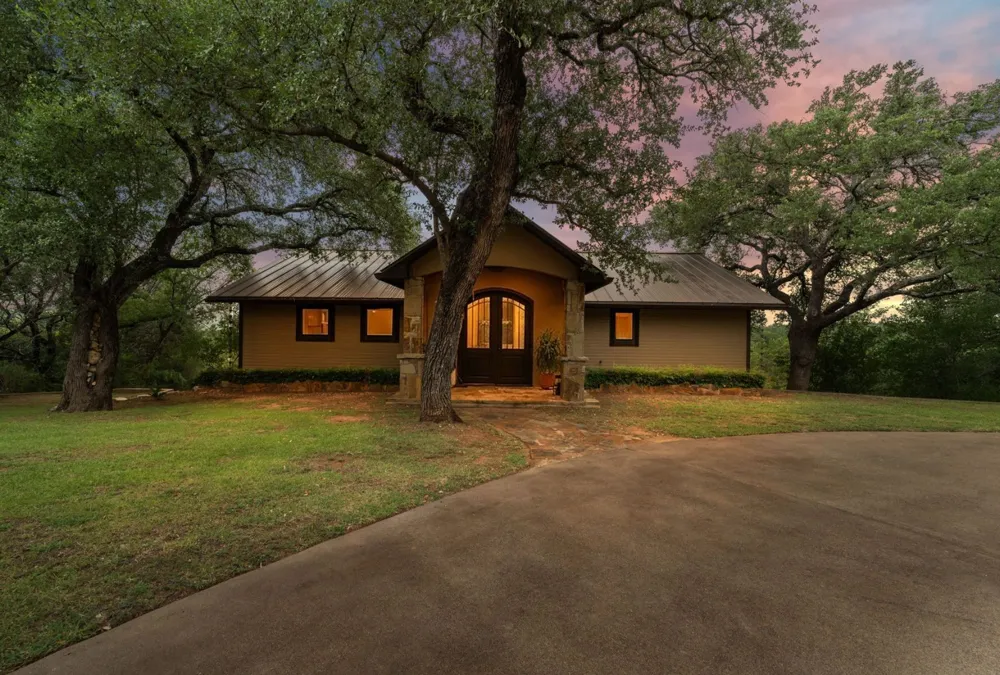 129 Jewel Lane Spicewood, TX 78669