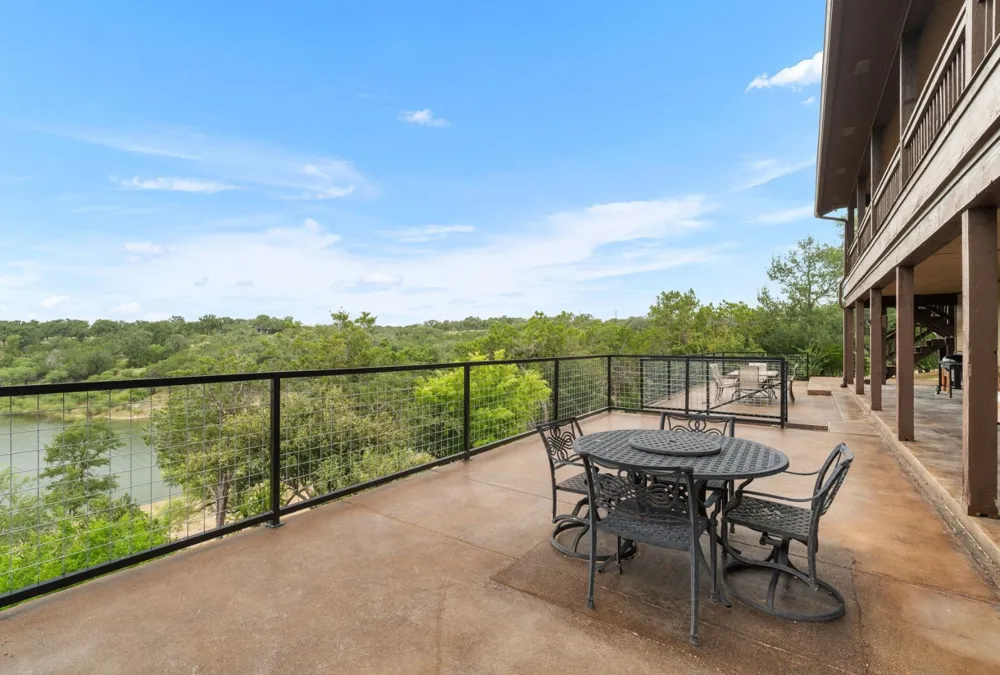 129 Jewel Lane Spicewood, TX 78669