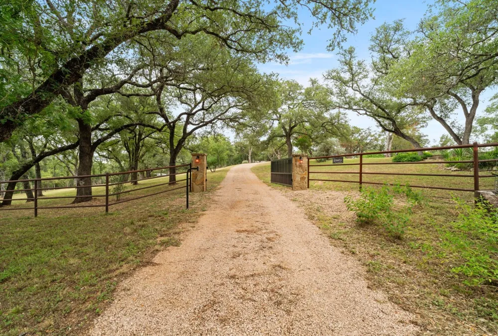 129 Jewel Lane Spicewood, TX 78669