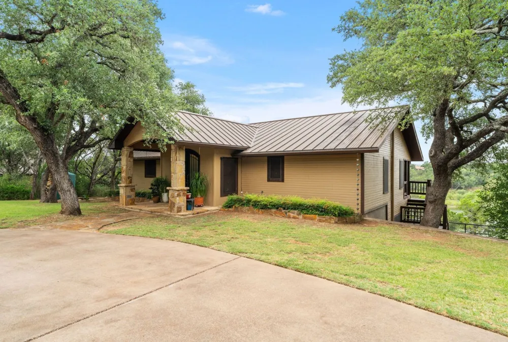 129 Jewel Lane Spicewood, TX 78669