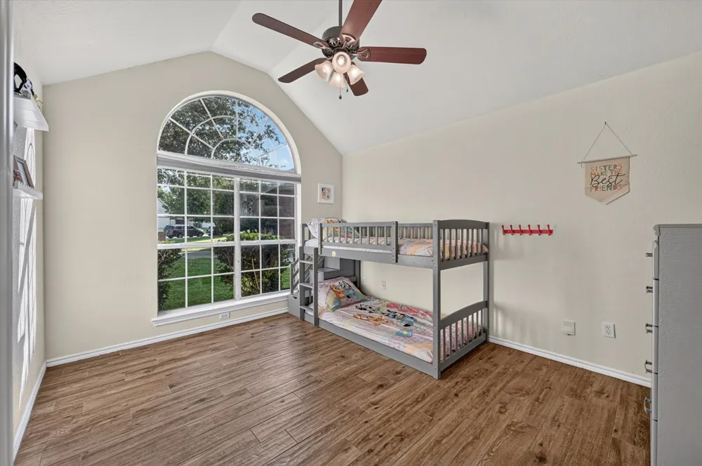729 Bent Tree Court Hurst, TX 76054