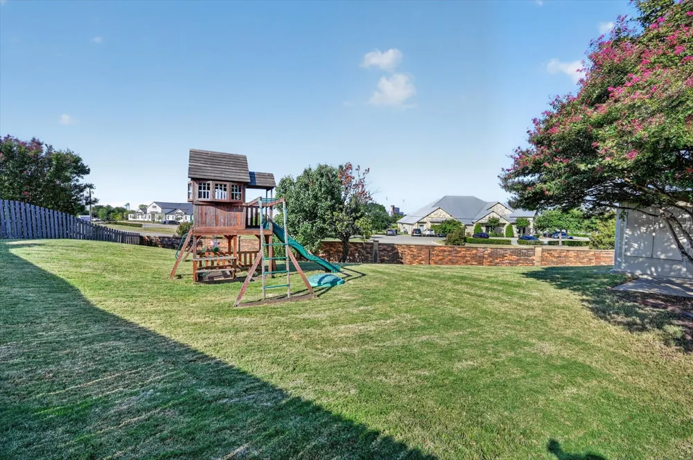 729 Bent Tree Court Hurst, TX 76054