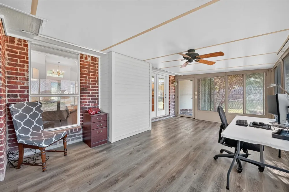 729 Bent Tree Court Hurst, TX 76054