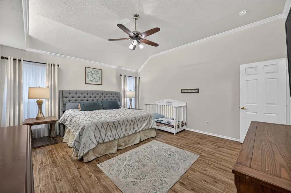 729 Bent Tree Court Hurst, TX 76054