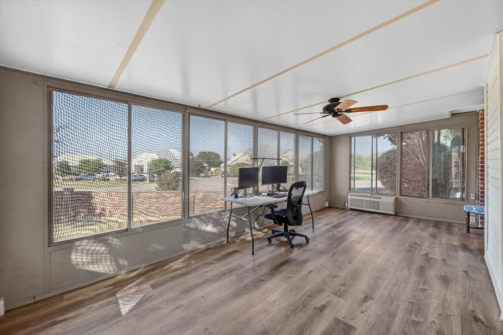 729 Bent Tree Court Hurst, TX 76054