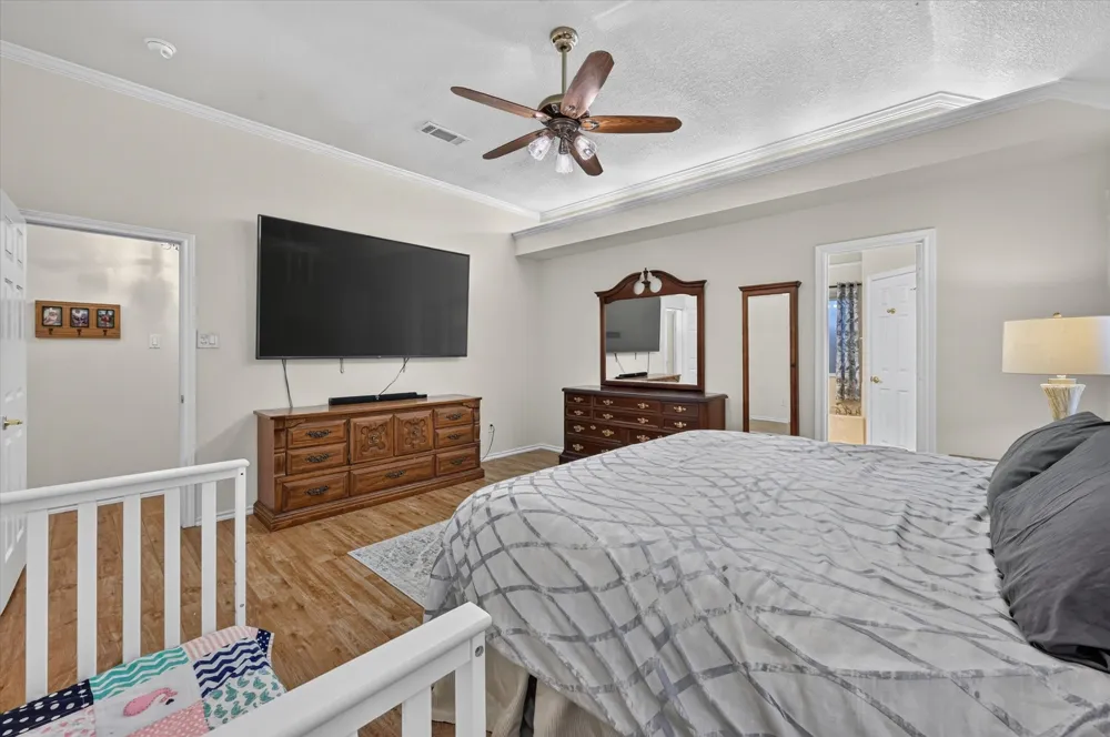 729 Bent Tree Court Hurst, TX 76054