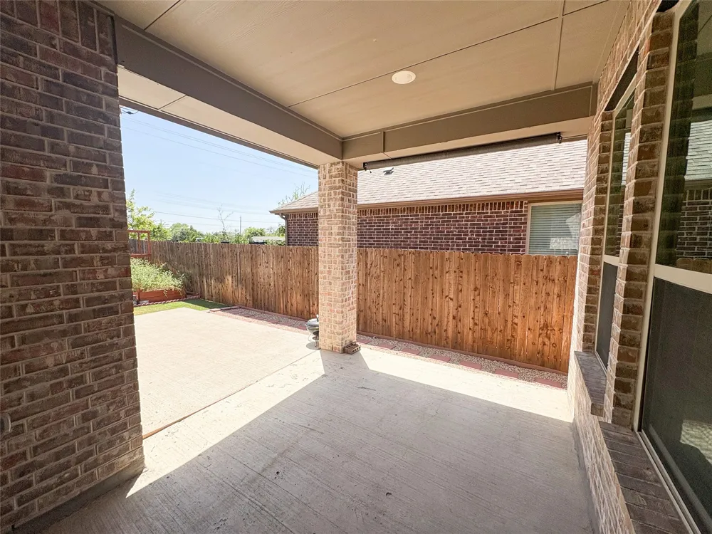 1741 Horseshoe Lane Van Alstyne, TX 75495