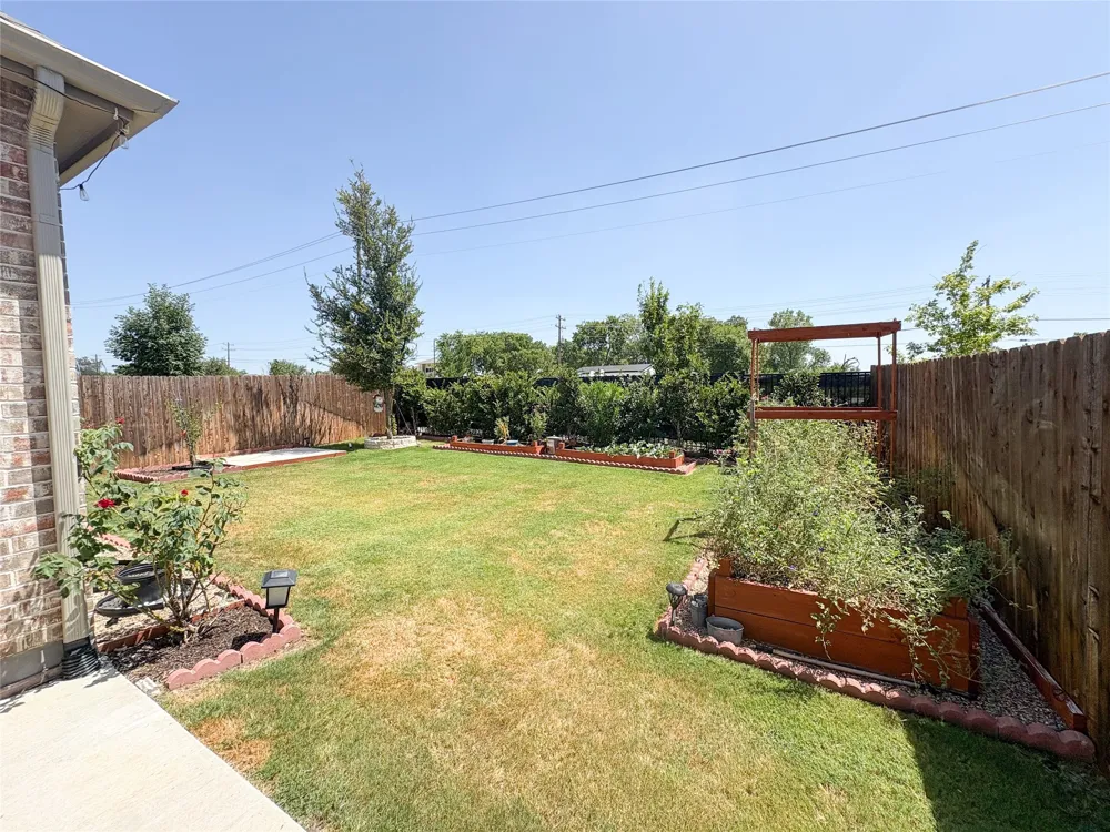 1741 Horseshoe Lane Van Alstyne, TX 75495