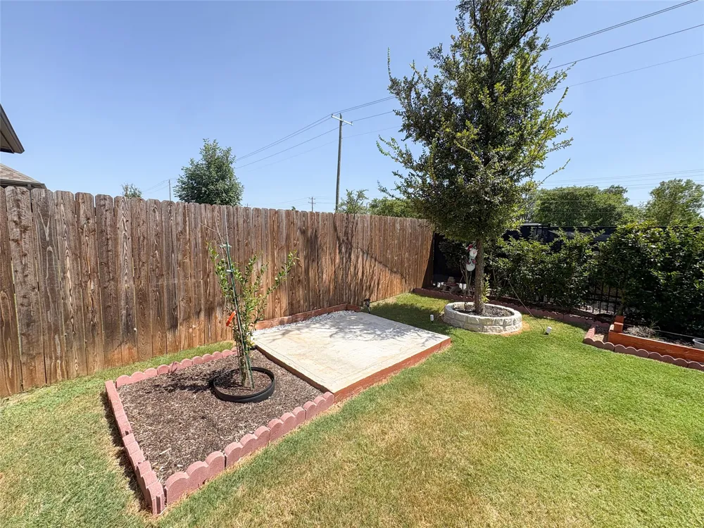 1741 Horseshoe Lane Van Alstyne, TX 75495