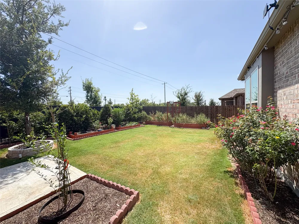 1741 Horseshoe Lane Van Alstyne, TX 75495