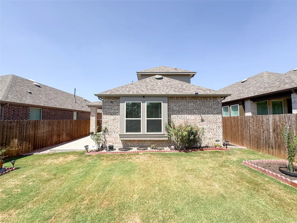 1741 Horseshoe Lane Van Alstyne, TX 75495
