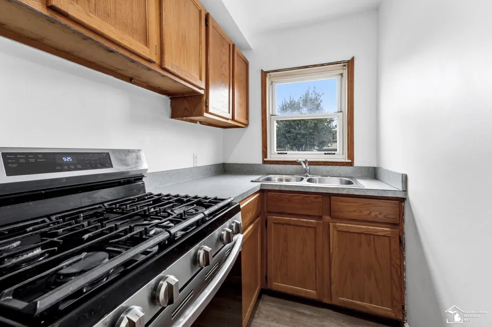 3106 River Drive Lincoln Park City, MI 48146