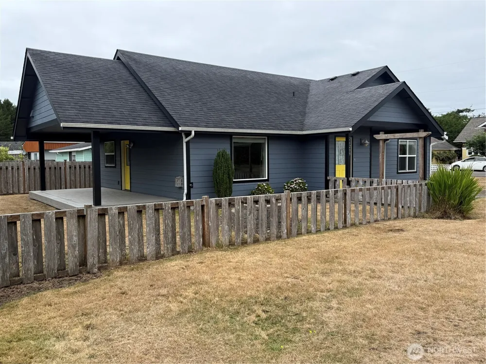 26209 Place Ocean Park, WA 98640