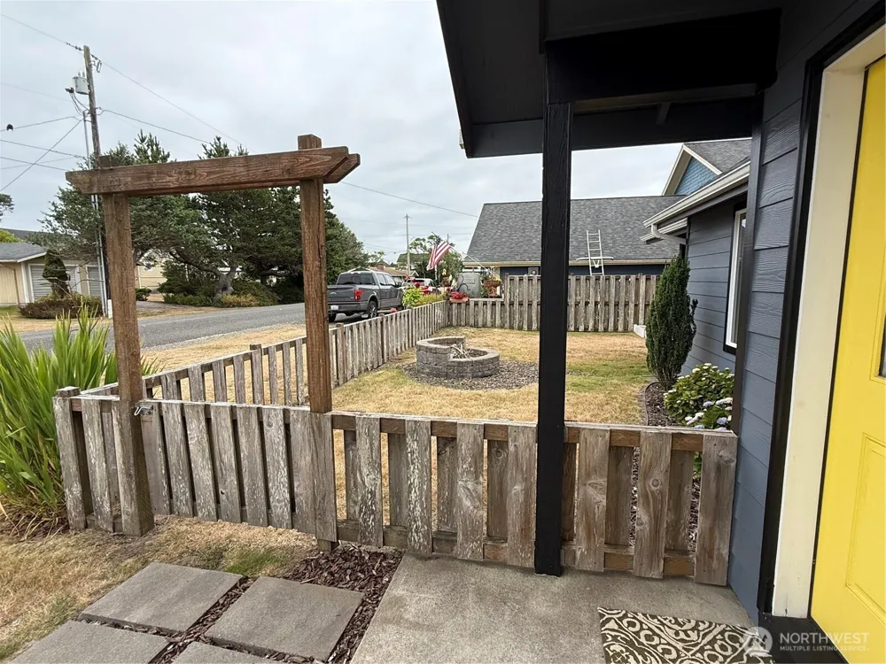 26209 Place Ocean Park, WA 98640