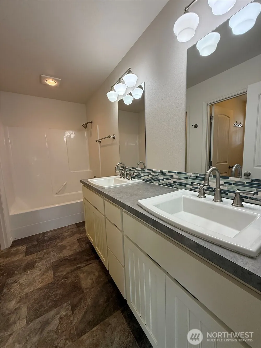 26209 Place Ocean Park, WA 98640