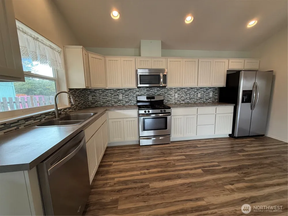 26209 Place Ocean Park, WA 98640
