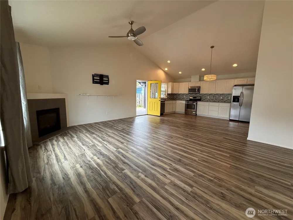 26209 Place Ocean Park, WA 98640