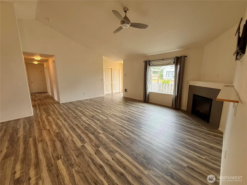 26209 Place Ocean Park, WA 98640