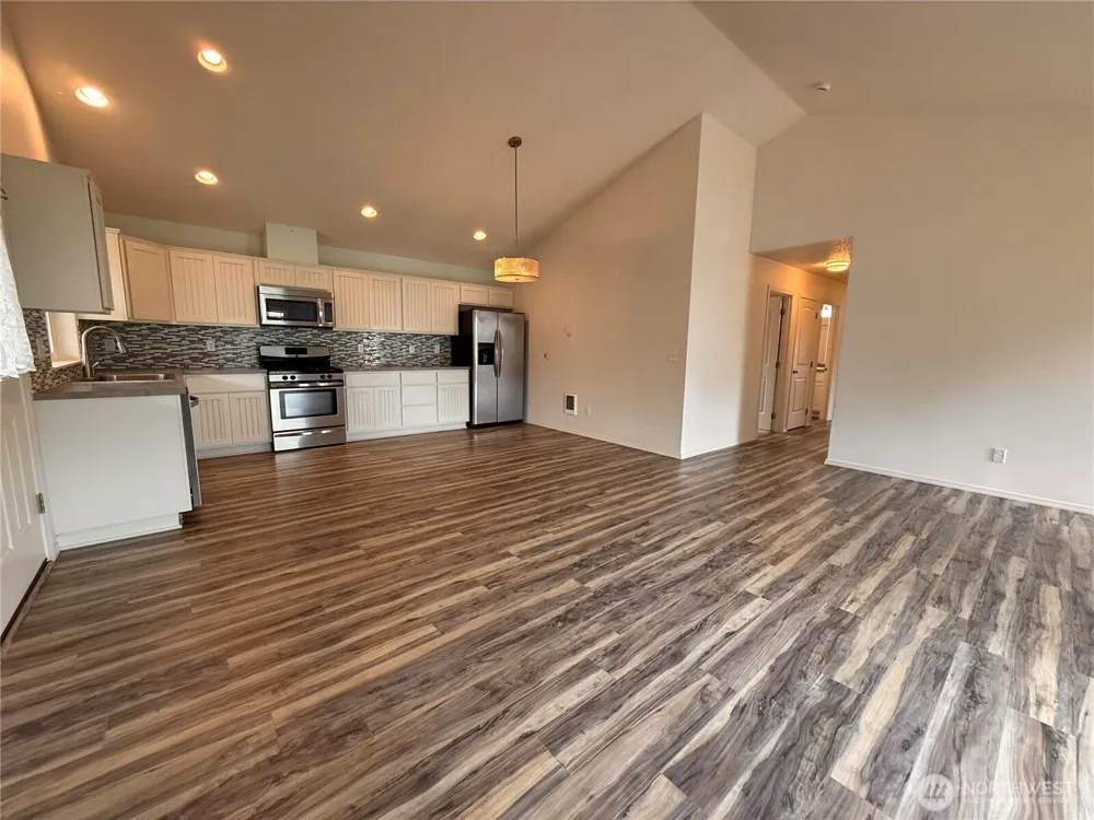 26209 Place Ocean Park, WA 98640