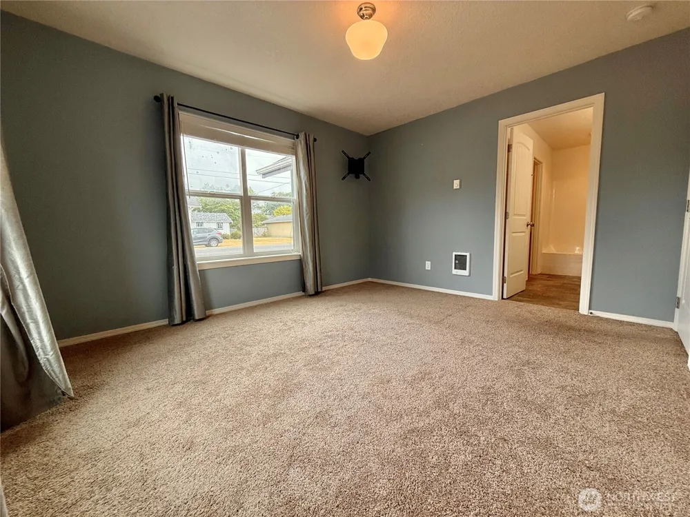 26209 Place Ocean Park, WA 98640