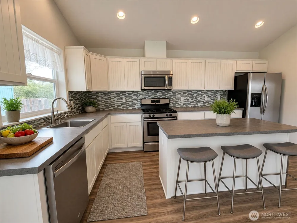 26209 Place Ocean Park, WA 98640
