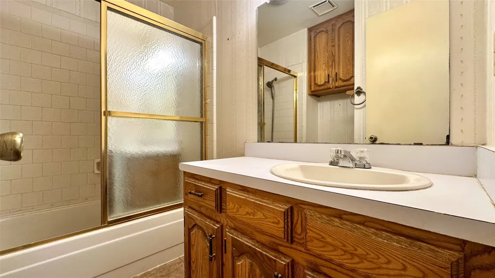 1809 Westgate Drive Terrell, TX 75160