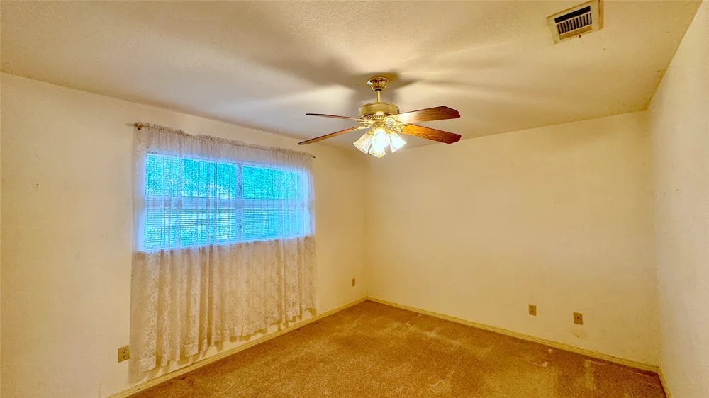 1809 Westgate Drive Terrell, TX 75160