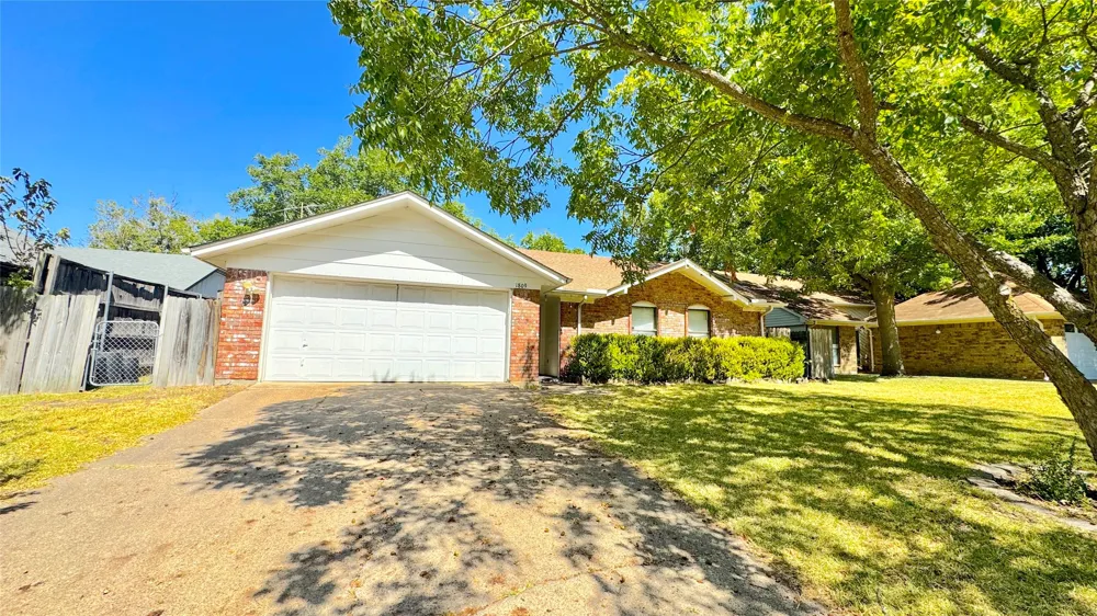 1809 Westgate Drive Terrell, TX 75160