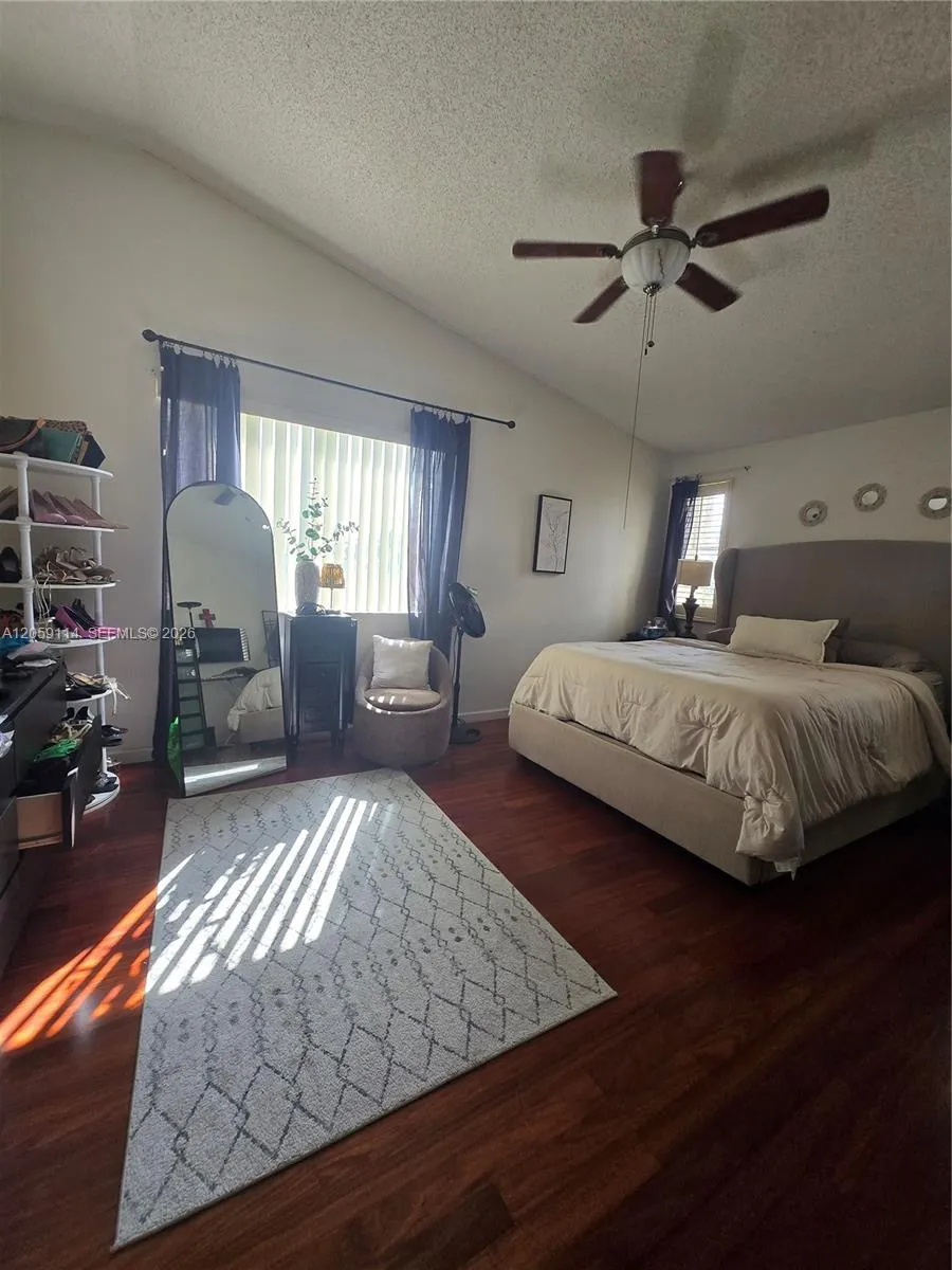 19130 NW 10th St Pembroke Pines, FL 33029