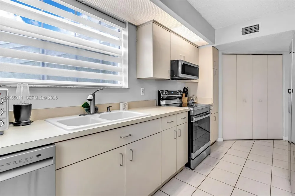 2520 SE 20th Pl #204-B Homestead, FL 33035