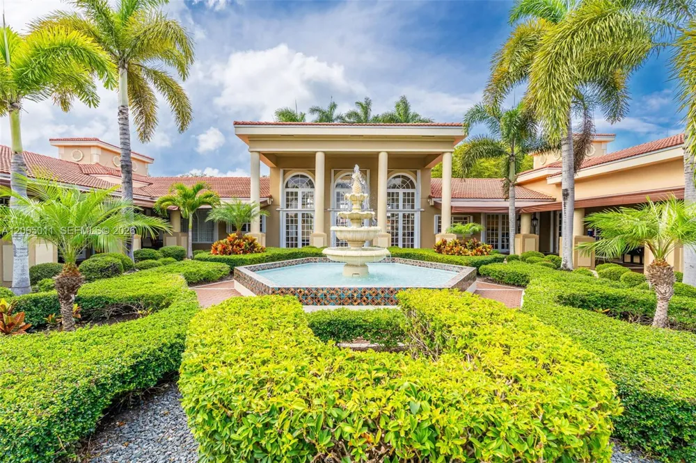 2520 SE 20th Pl #204-B Homestead, FL 33035